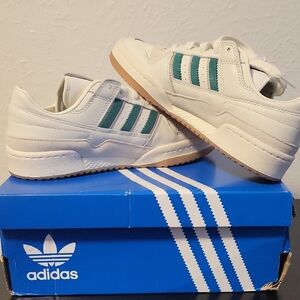 Adidas Original Forum Low CL White and Green Sneakers Size 8.5